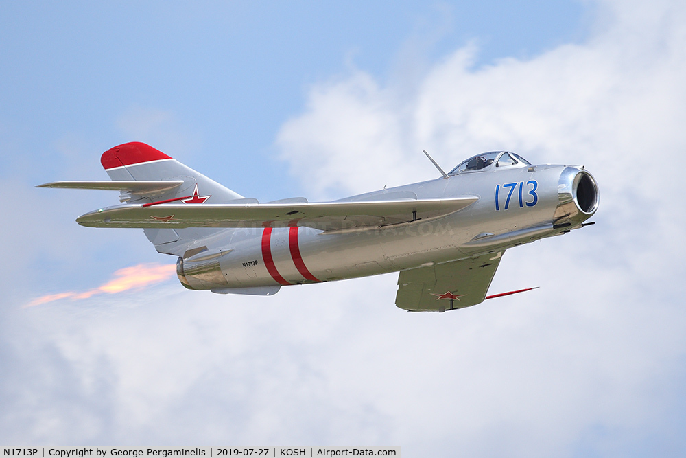 N1713P, 1960 PZL-Mielec Lim-5 (MiG-17F) C/N 1C1713, Performing in the daily airshow.