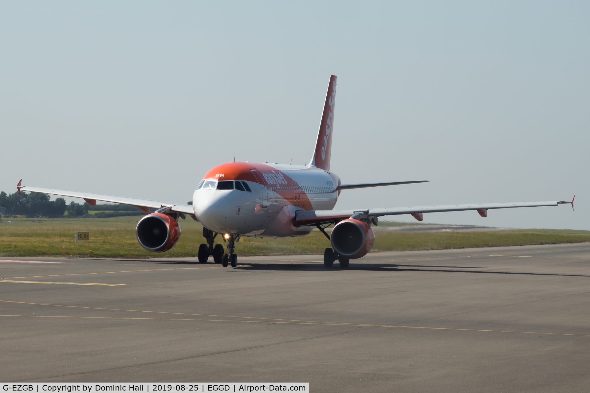 G-EZGB, 2010 Airbus A319-111 C/N 4437, Taxiing to RWY 27 for departure.