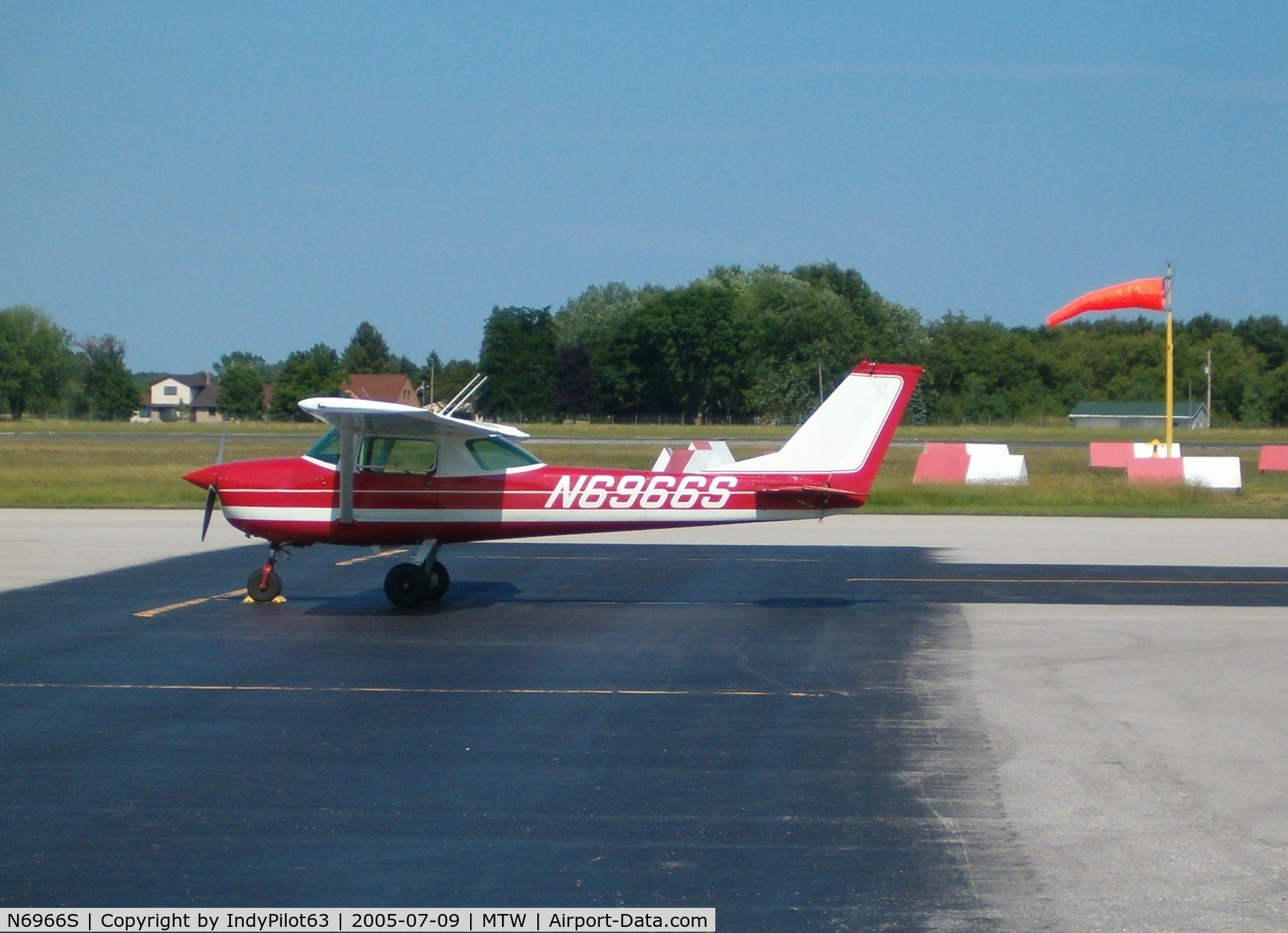 N6966S, 1967 Cessna 150H C/N 15067666, tarmac