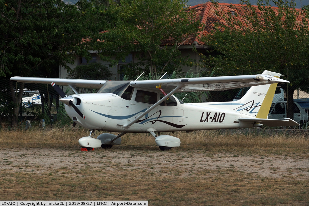 LX-AIO, Cessna 172S SP C/N 172S10722, Parked