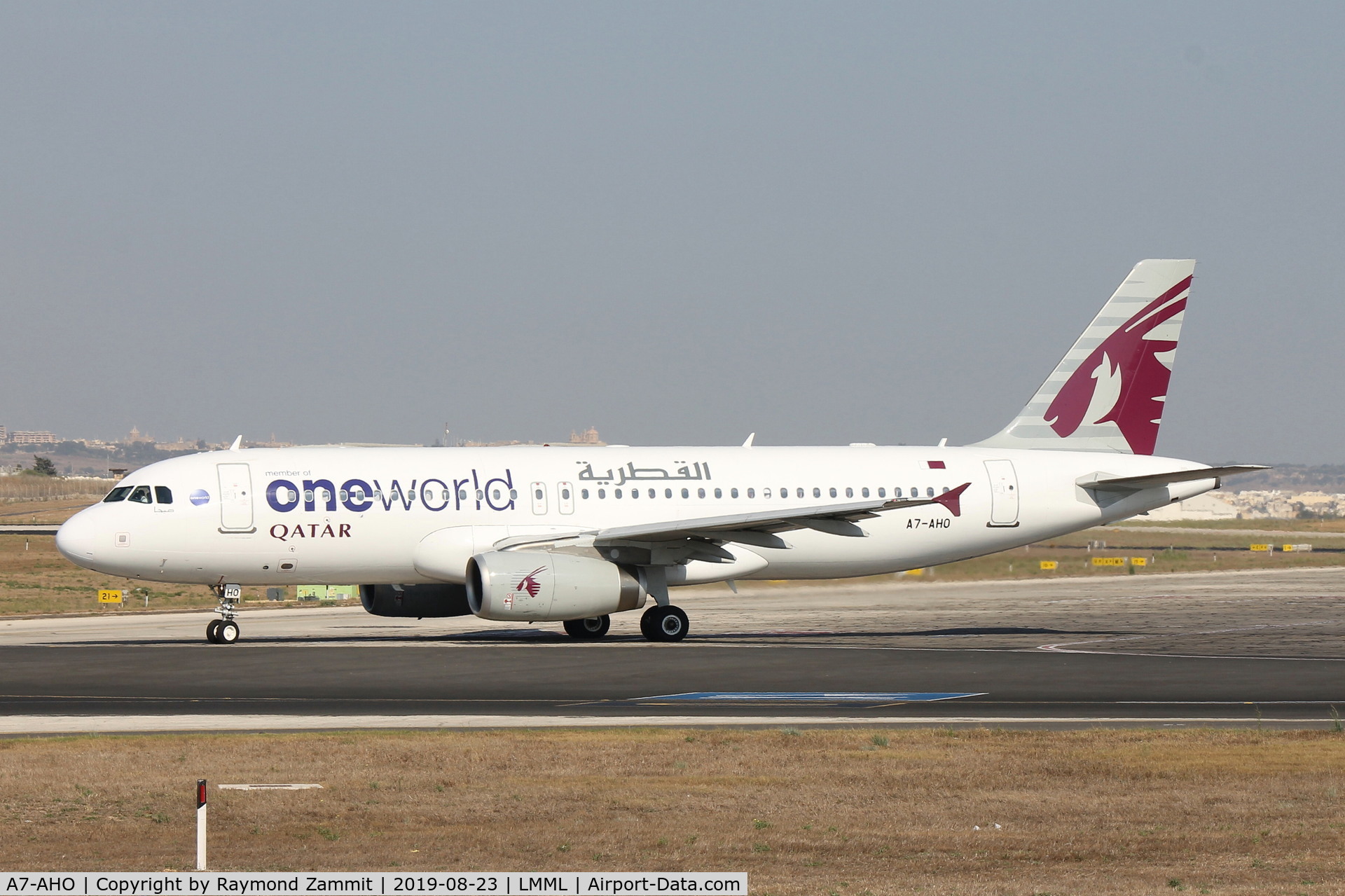 A7-AHO, 2011 Airbus A320-232 C/N 4810, A320 A7-AHO Qatar Airways OneWorld livery