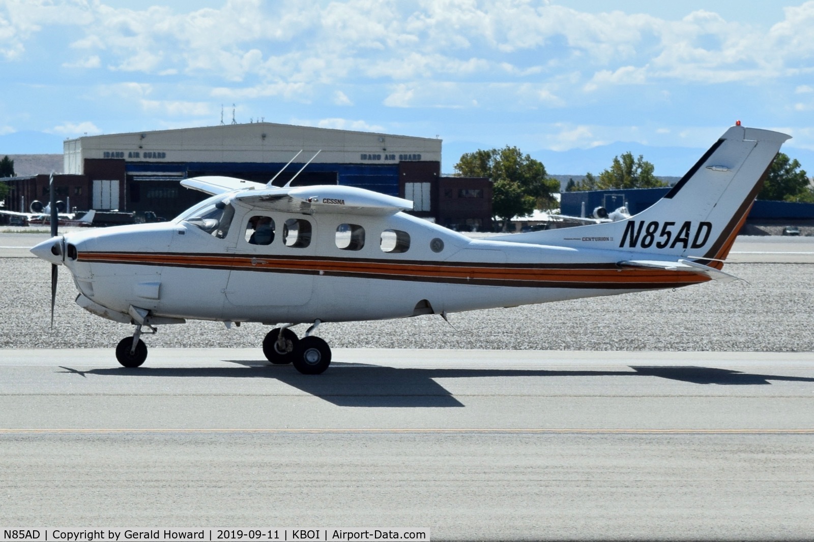 N85AD, Cessna P210N Pressurised Centurion C/N P21000795, Taxiing on Alpha.