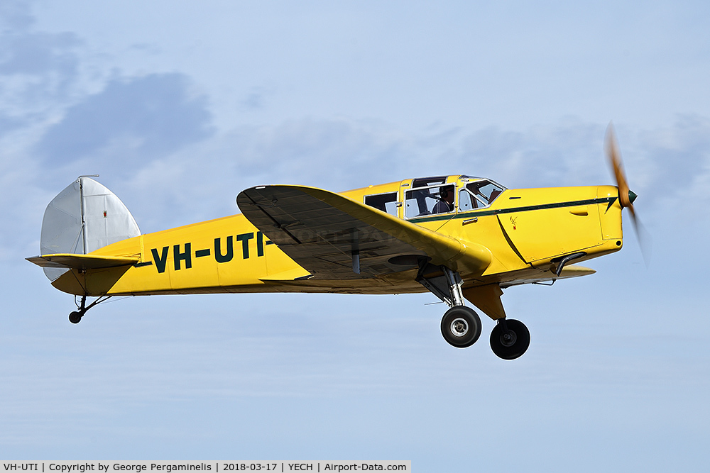 VH-UTI, 1934 Klemm BK1 C/N 109, Antique Aeroplane Assn of Australia National Fly-in.