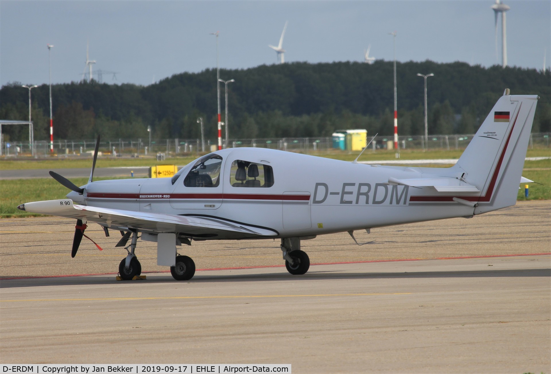 D-ERDM, 1995 Ruschmeyer R90-230RG C/N 027, Lelystad Airport