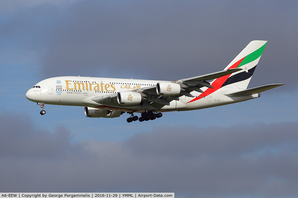 A6-EEW, 2013 Airbus A380-861 C/N 153, On final for runway 16.