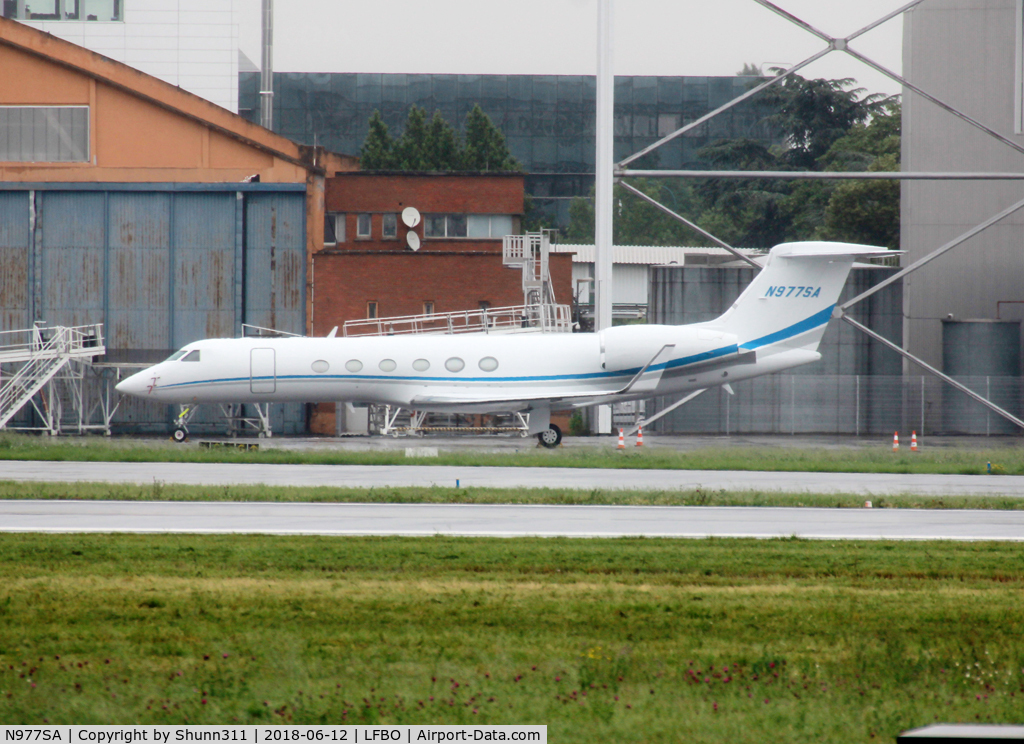 N977SA, 2000 Gulfstream Aerospace G-V C/N 593, Parked at the General Aviation area...