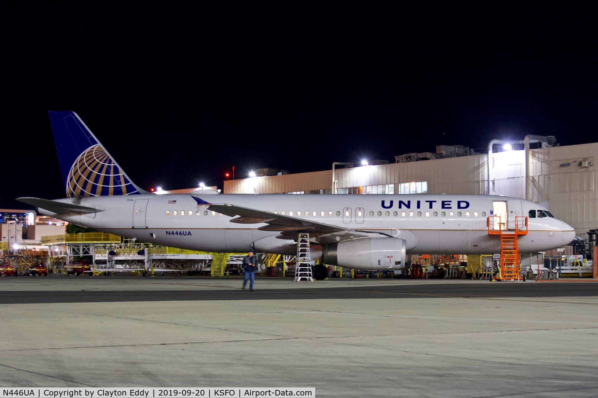 N446UA, 1998 Airbus A320-232 C/N 834, SFO 2019.