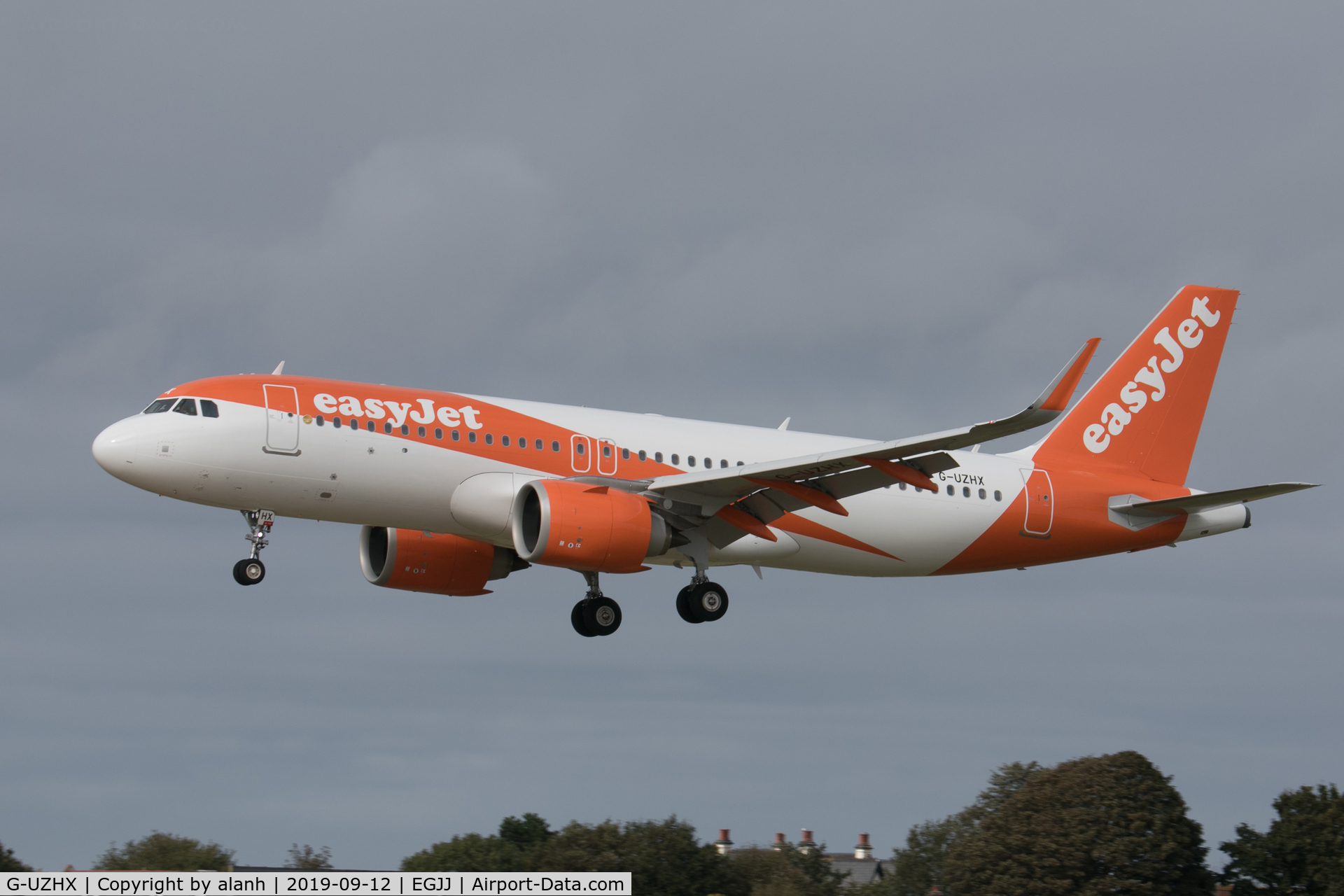 G-UZHX, 2018 Airbus A320-251N C/N 8880, Arriving at Jersey, CI