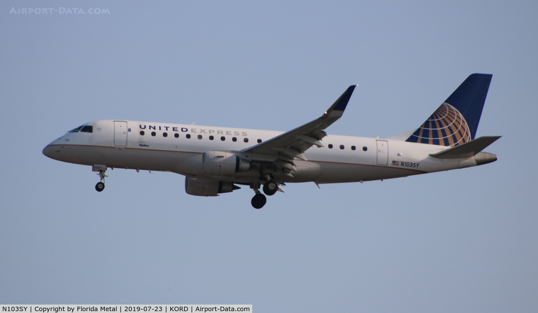 N103SY, 2014 Embraer 175LR (ERJ-170-200LR) C/N 17000390, United Express