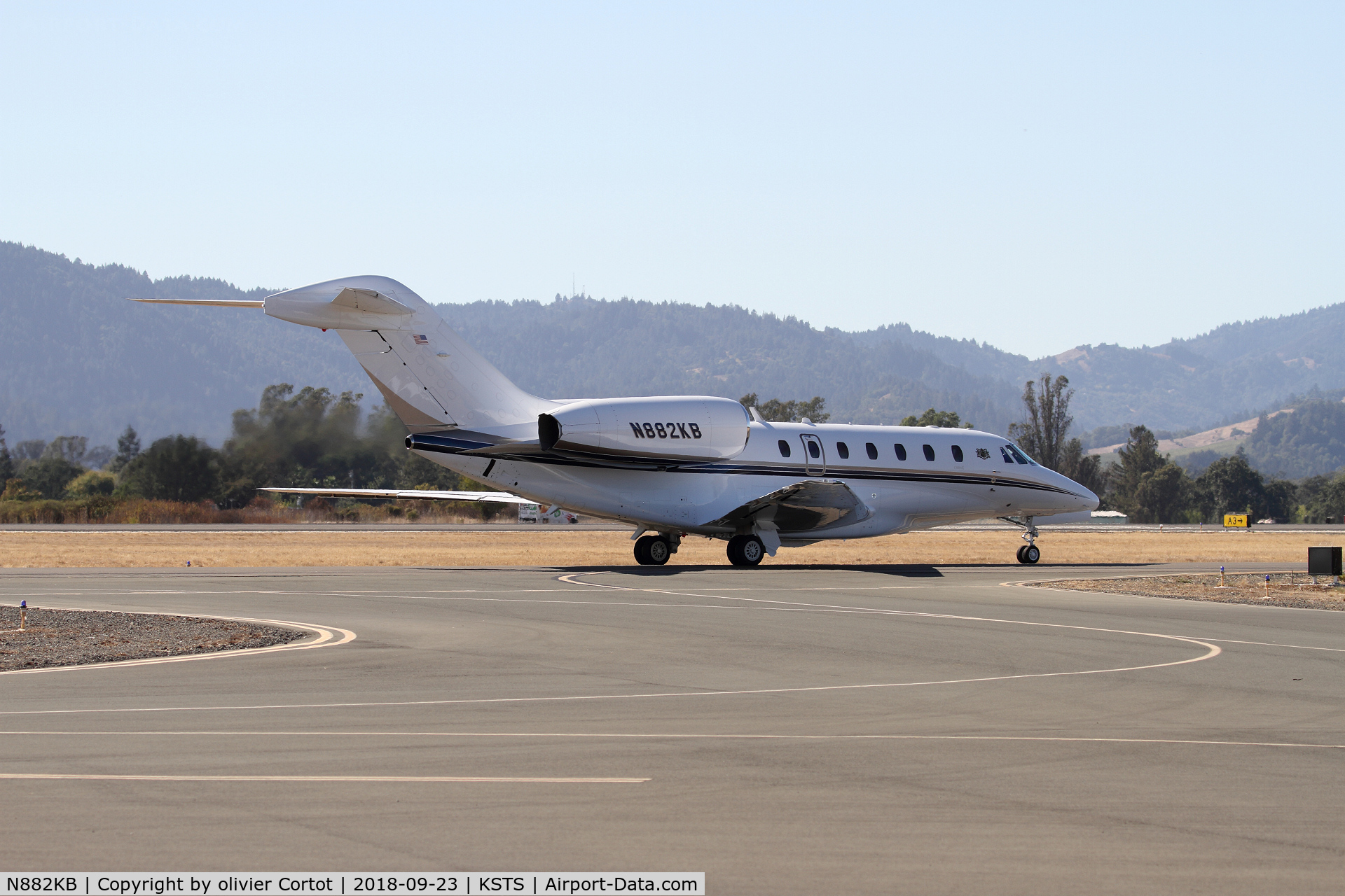 N882KB, 2003 Cessna 750 Citation X C/N 750-0216, about to take off during the Santa Rosa airshow
