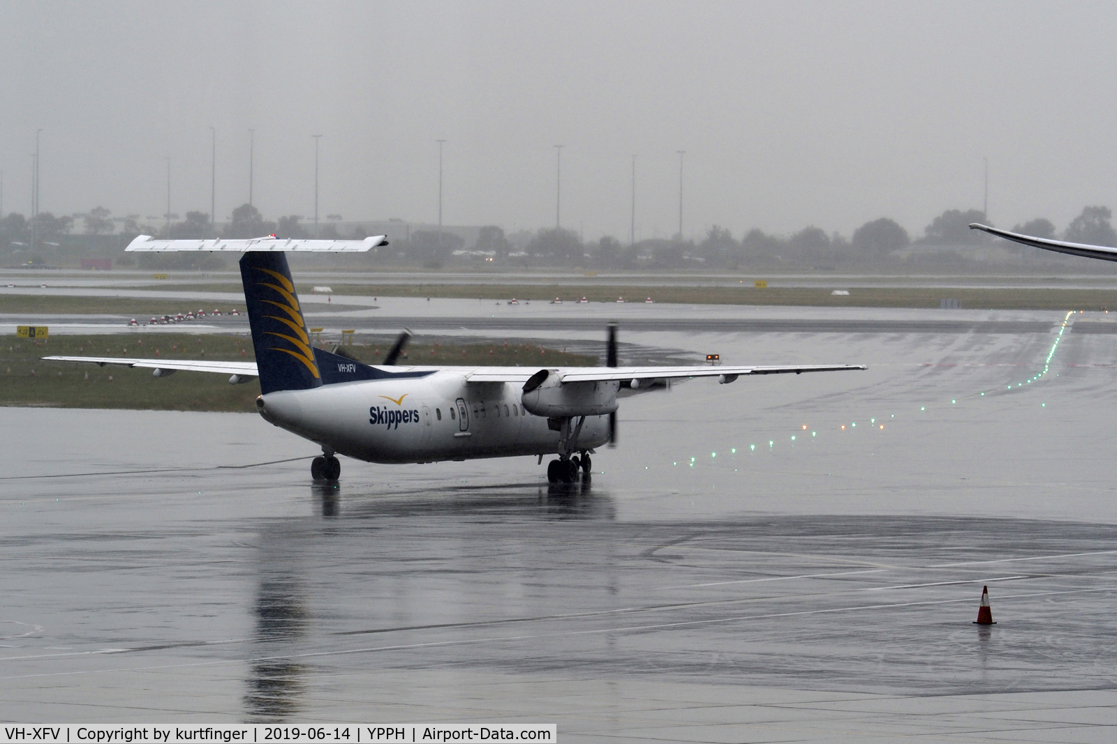 VH-XFV, 1992 De Havilland Canada DHC-8-314 Dash 8 C/N 350, De Havilland Canada Dash 8, YPPH 140619.