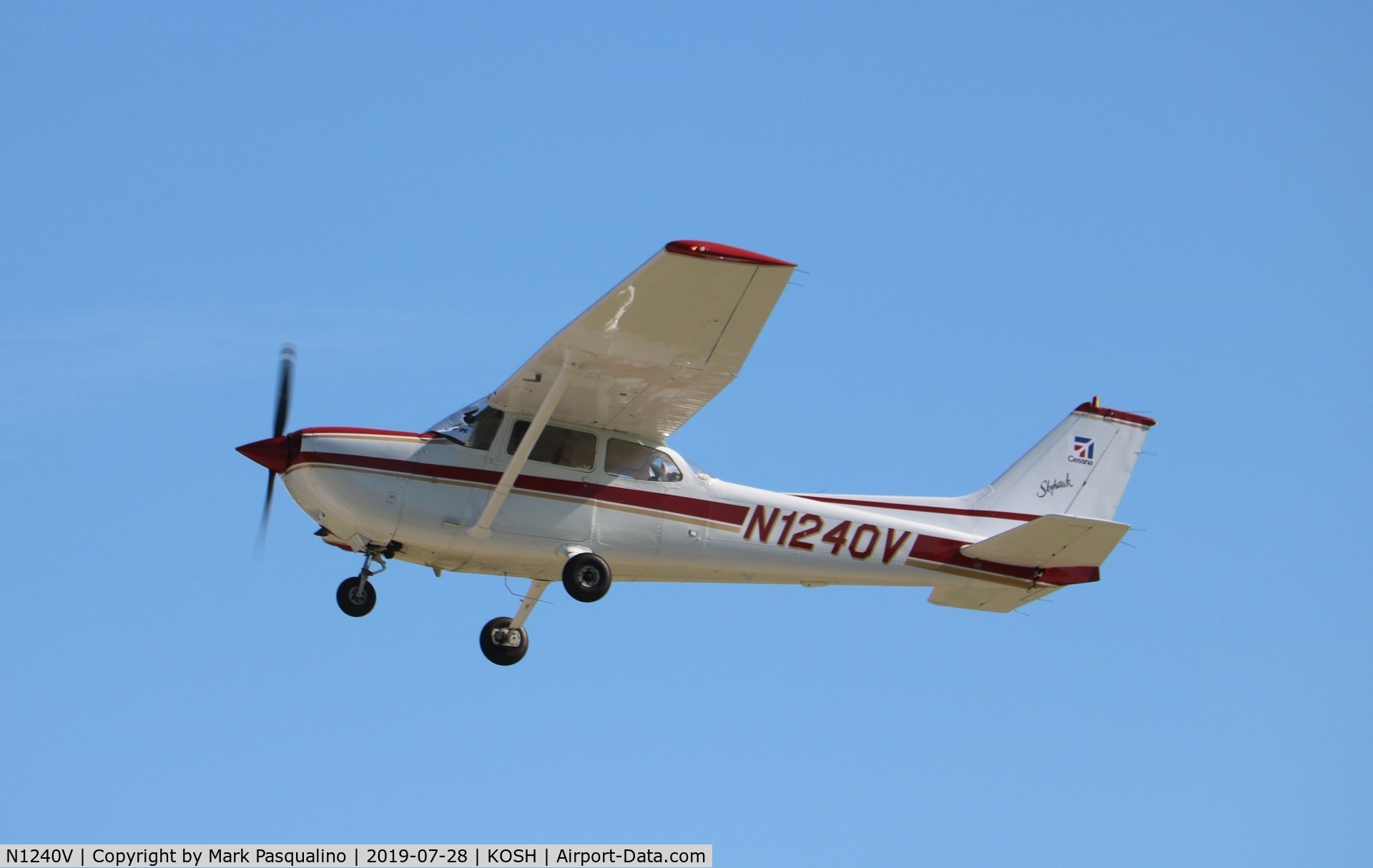 N1240V, 1976 Cessna R172K Hawk XP C/N R1722150, Cessna R172K