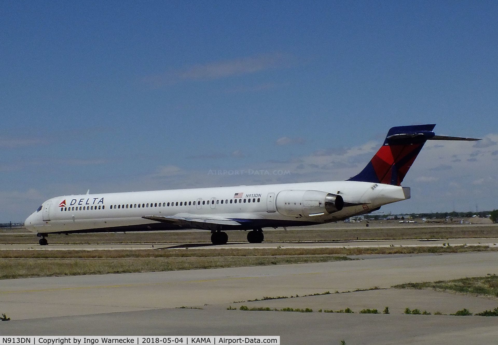 N913DN, 1996 McDonnell Douglas MD-90-30 C/N 53393, McDonnell Douglas MD-90-30 of Delta Airlines at Rick Husband Amarillo International Airport, Amarillo TX