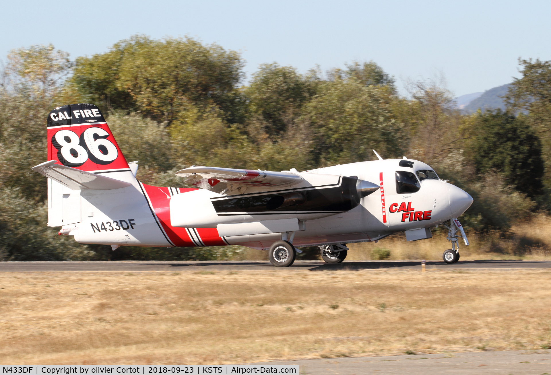 N433DF, Marsh Aviation S-2F3AT C/N 149855, returning from mission