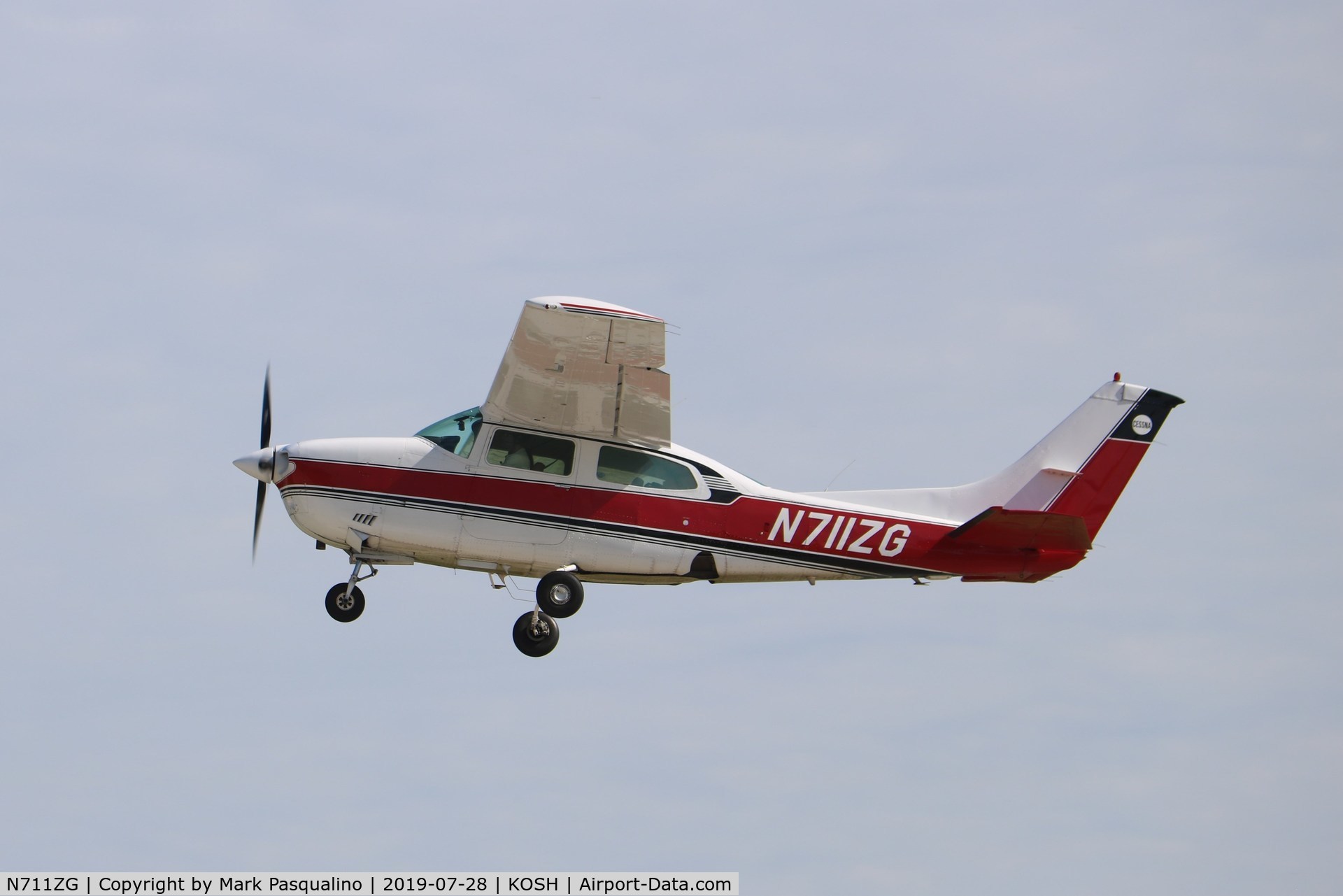 N711ZG, Cessna 210 C/N 21061817, Cessna 210