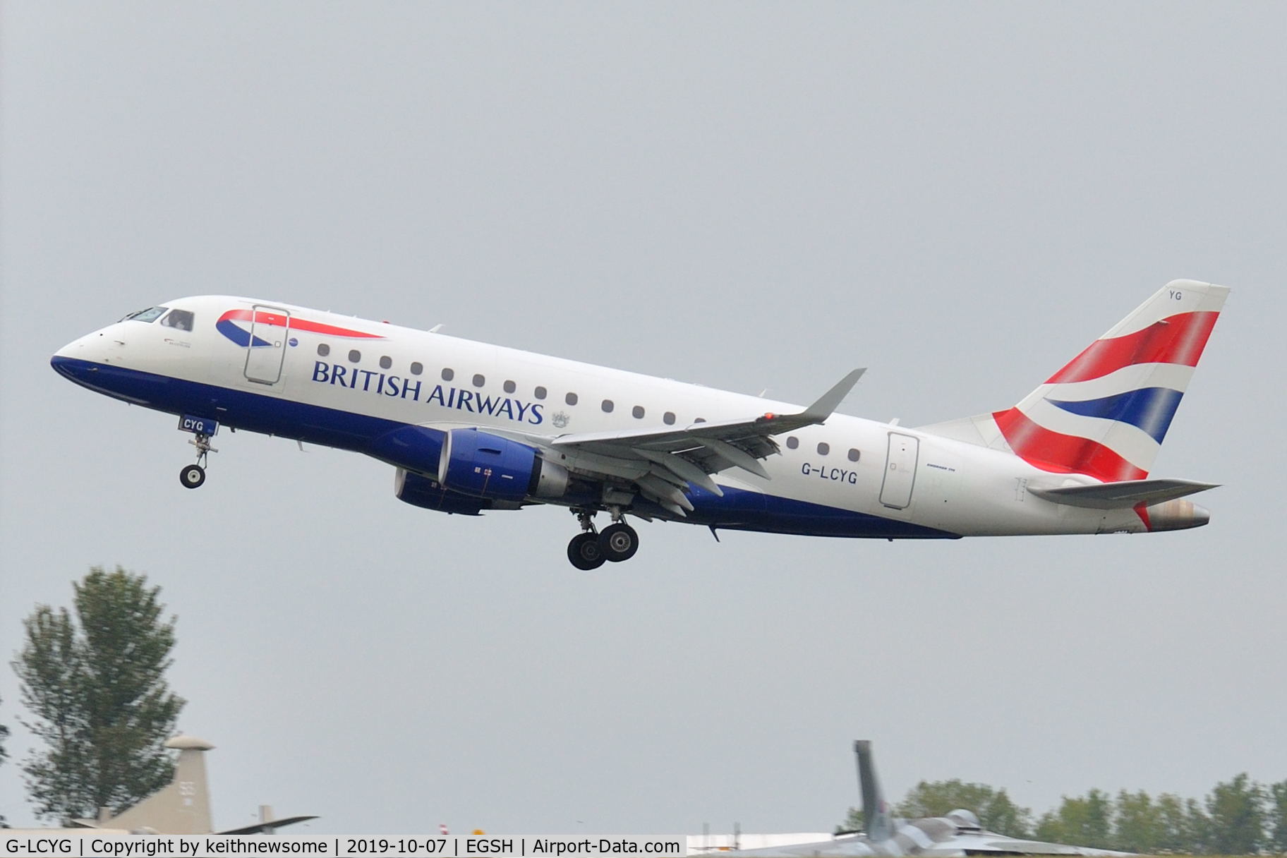 G-LCYG, 2009 Embraer 170STD (ERJ-170-100STD) C/N 17000300, Regular training mission.