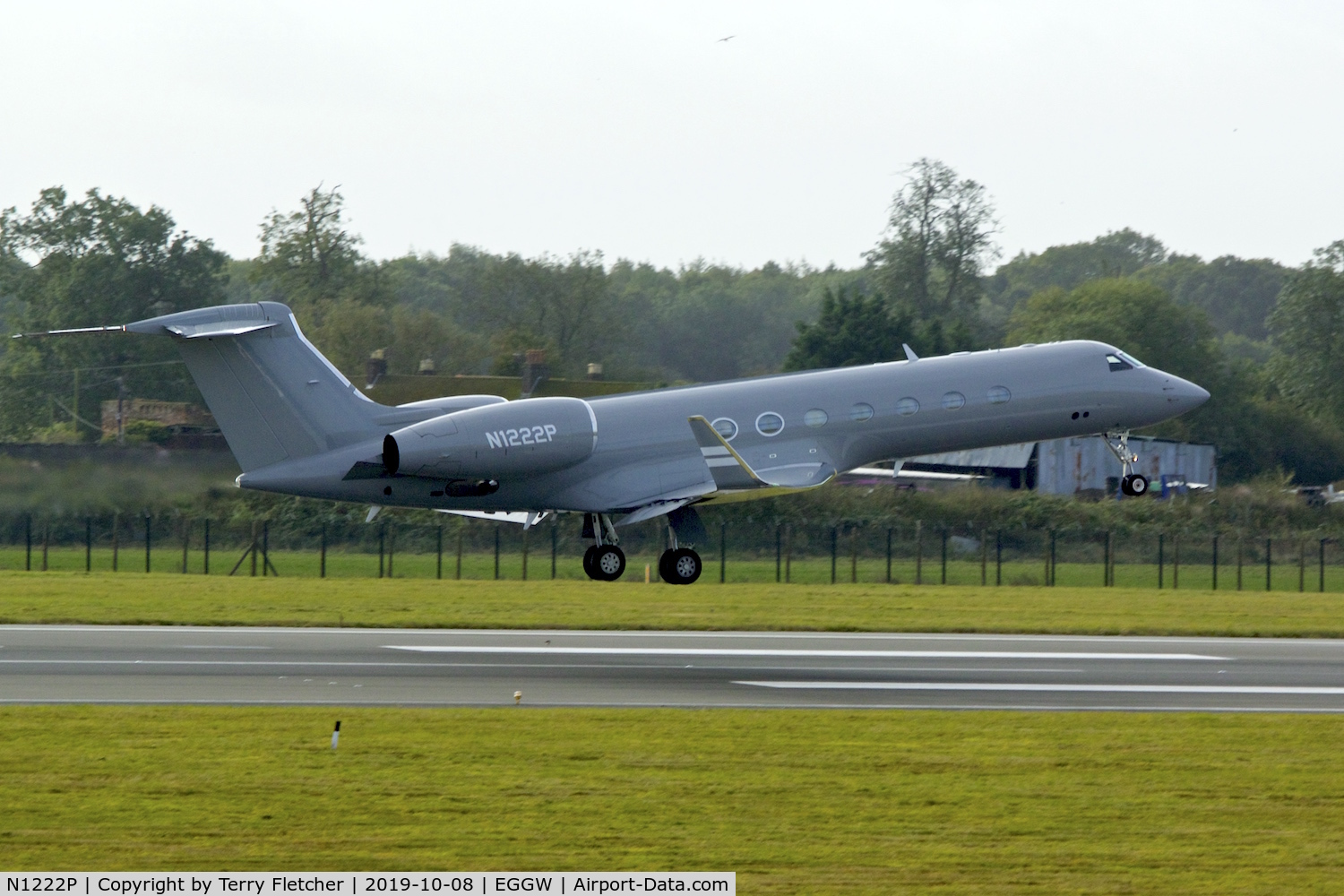 N1222P, 2000 Gulfstream Aerospace G-V C/N 606, At Luton