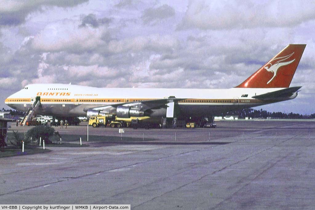 VH-EBB, 2002 Airbus A330-201 C/N 0522, Boeing 747-238B Qantas VH-EBB. RAAF Base Butterworth (WMKB) circa 1976. Charter ADF personnel change over.