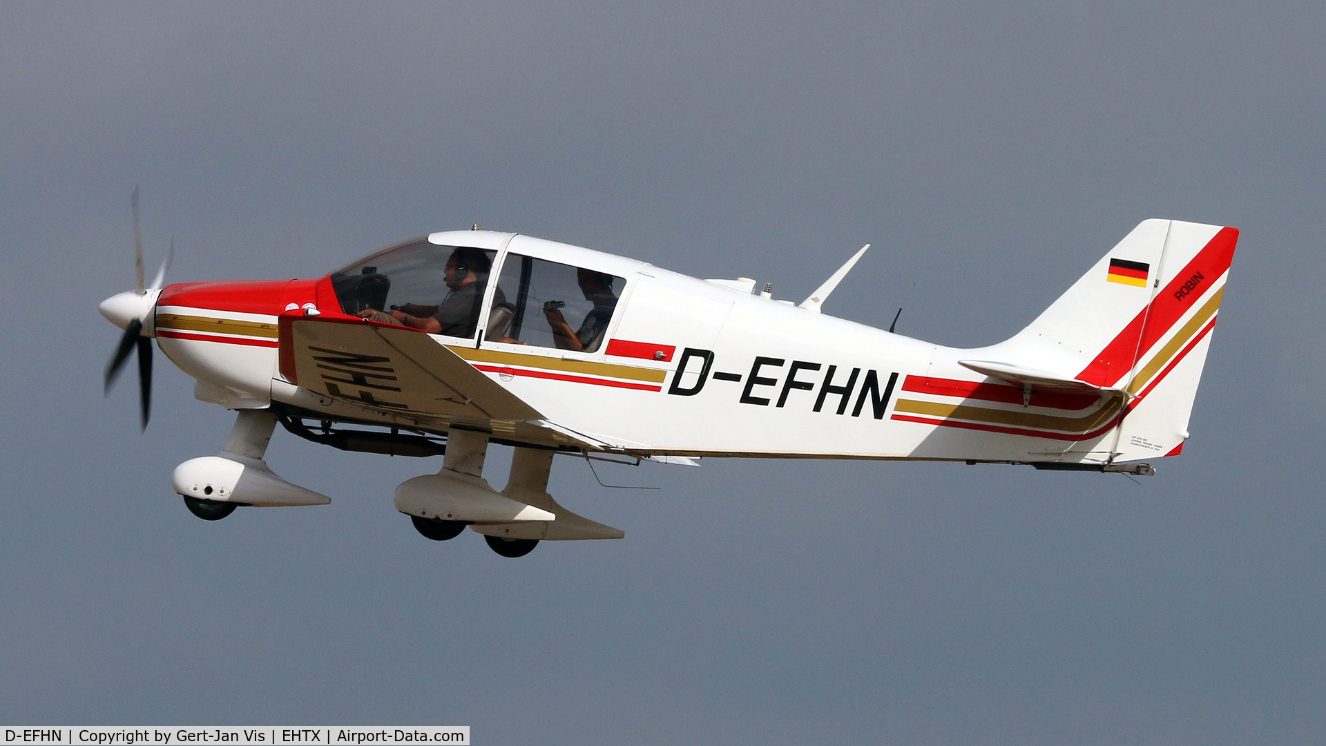 D-EFHN, 1980 Robin DR-400-180 Regent Regent C/N 1512, Taking off during Texel Airshow