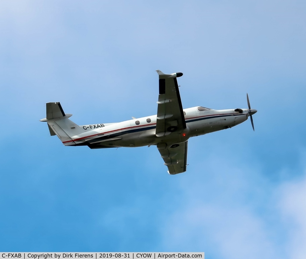 C-FXAB, 1998 Pilatus PC-12/45 C/N 239, Departing from rwy 32