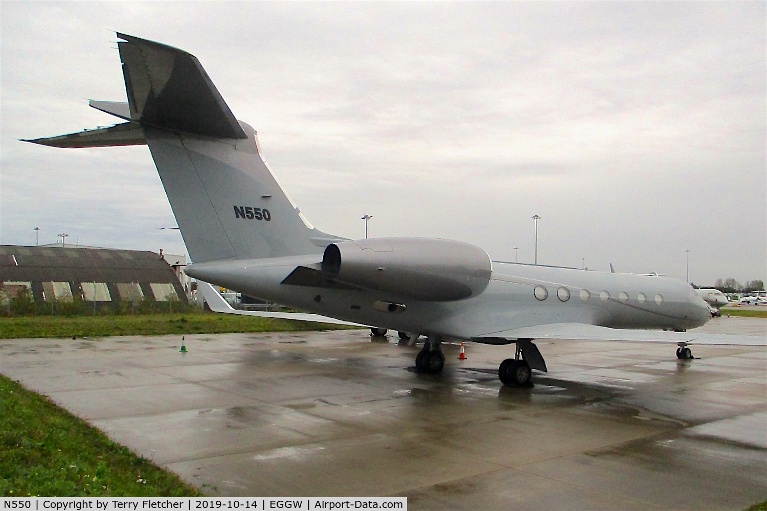 N550, 2004 Gulfstream Aerospace GV-SP (G550) C/N 5033, At Luton