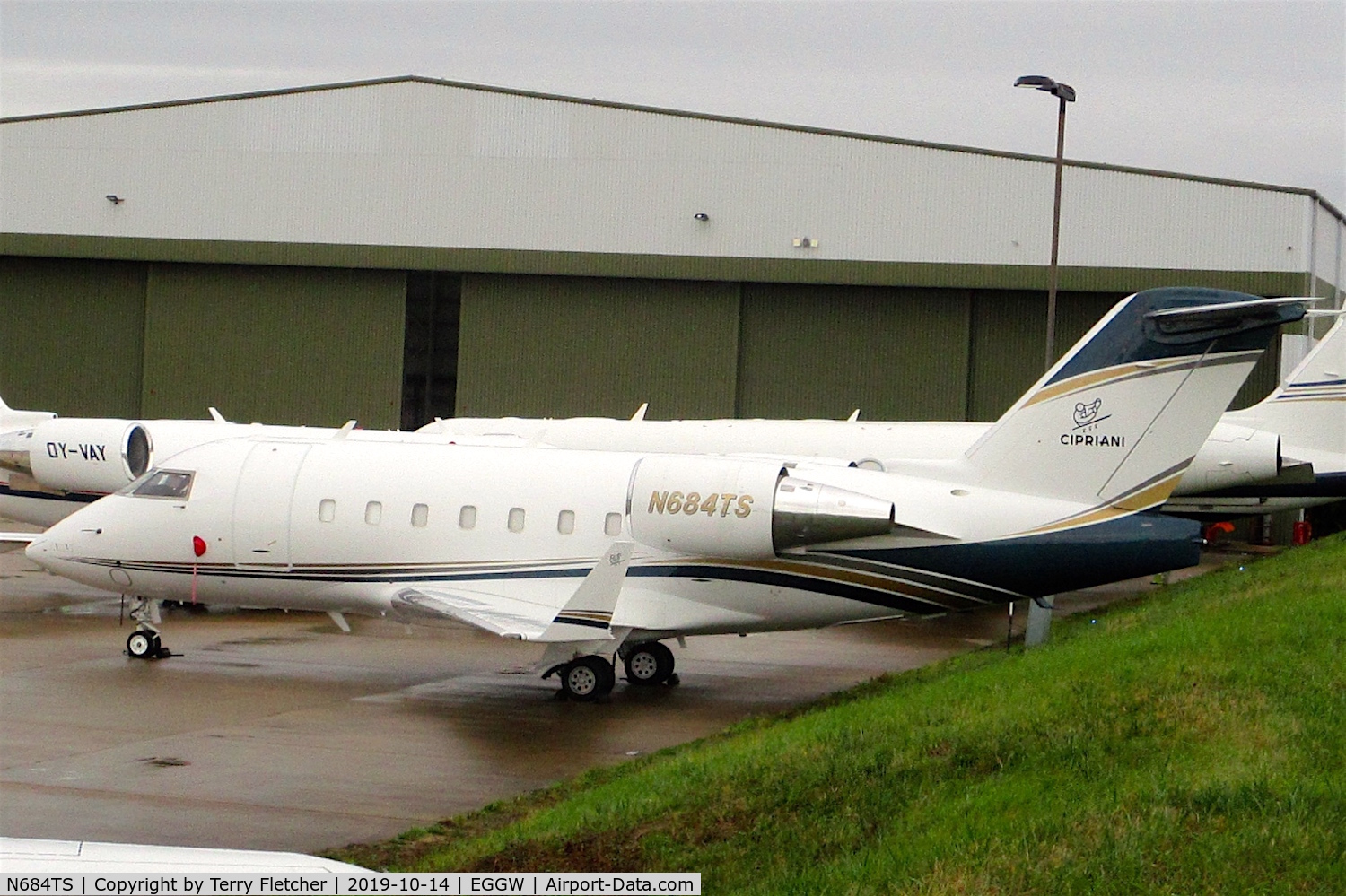 N684TS, 1998 Bombardier Challenger 604 (CL-600-2B16) C/N 5384, At Luton