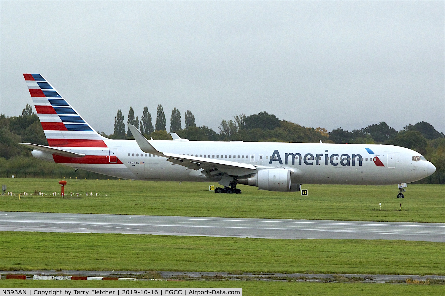 N393AN, 1998 Boeing 767-323 C/N 29430, At Manchester