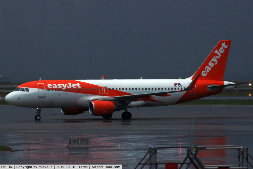 OE-IJN, 2015 Airbus A320-214 C/N 6834, Taxiing