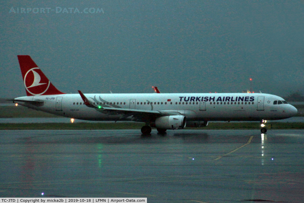 TC-JTD, 2015 Airbus A321-231 C/N 6822, Taxiing