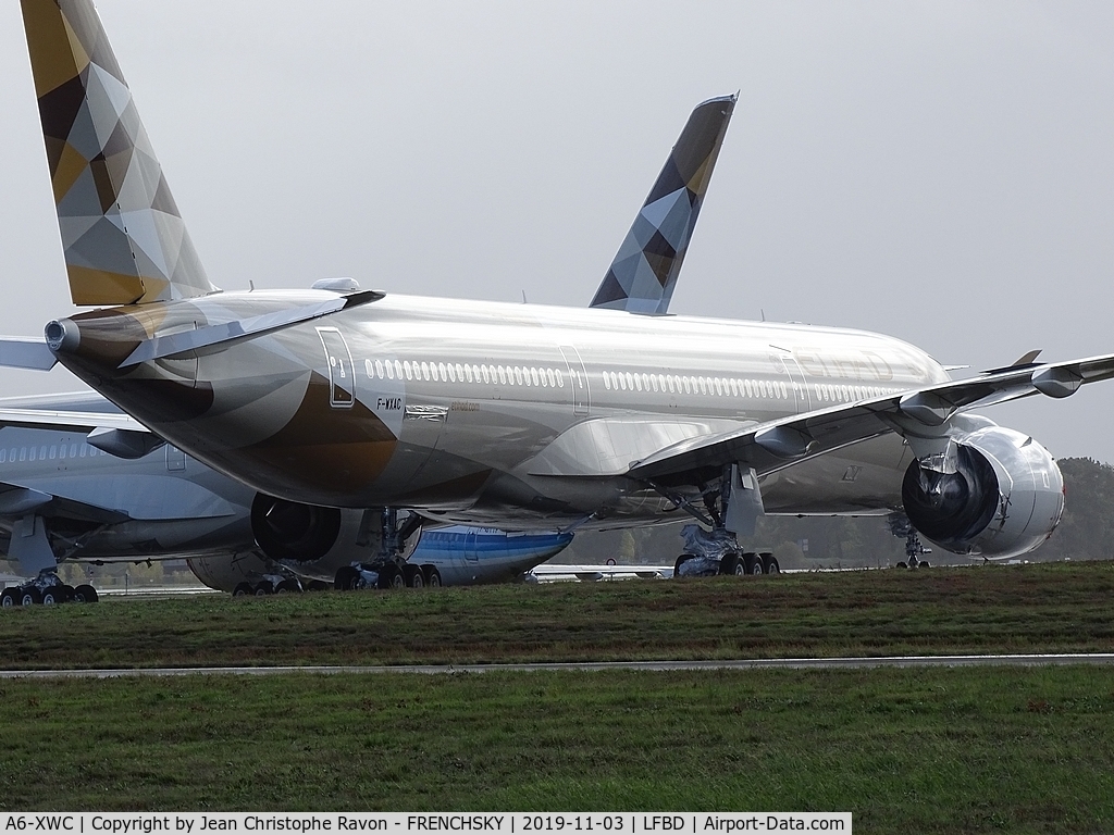 A6-XWC, 2019 Airbus A350-1041 C/N 330, ETIHAD stored Bordeaux airport