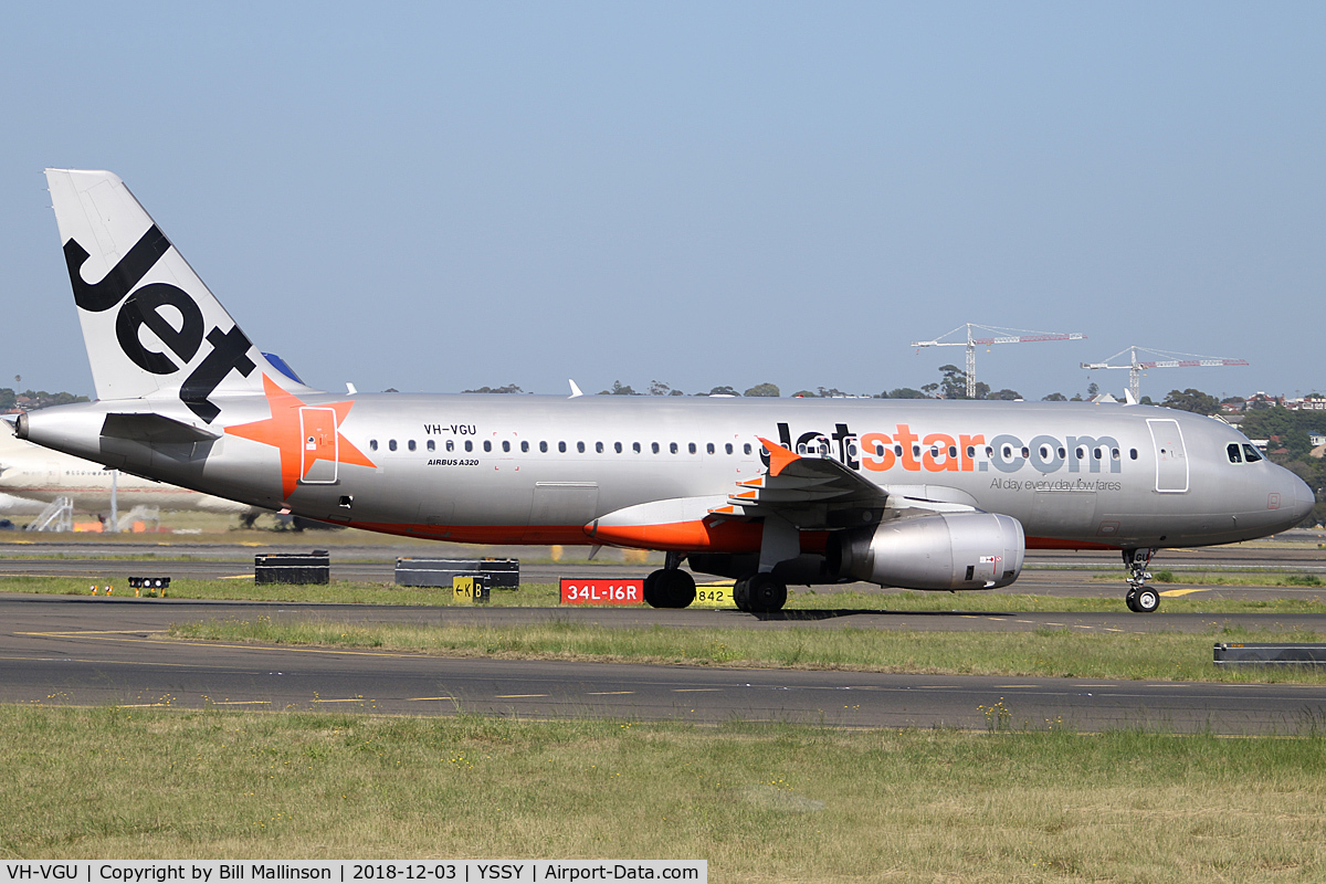 VH-VGU, 2010 Airbus A320-214 C/N 4245, taxi from 34R