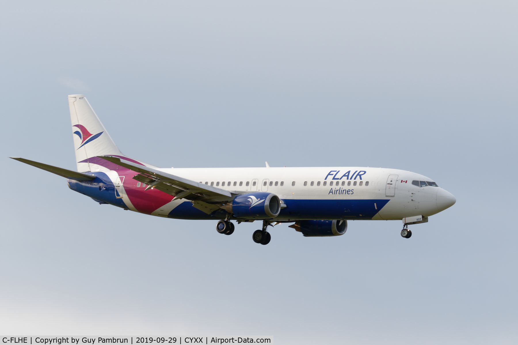 C-FLHE, 1998 Boeing 737-490 C/N 28889, Landing