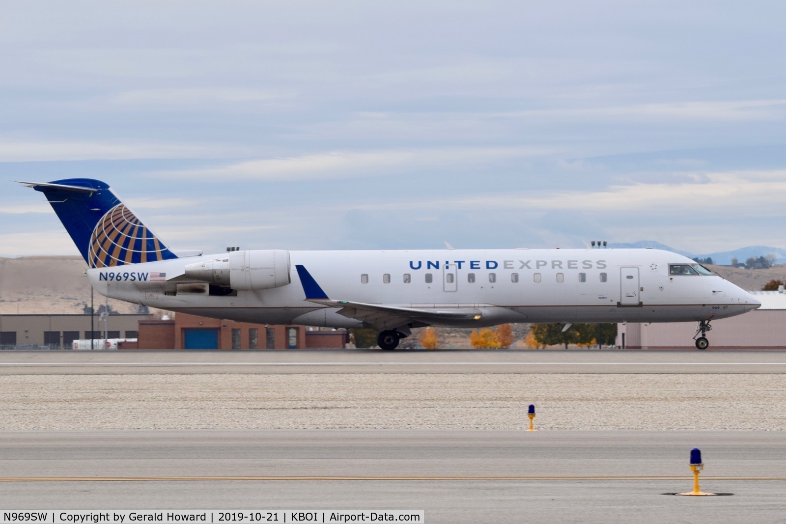 N969SW, 2003 Bombardier CRJ-200ER (CL-600-2B19) C/N 7876, Landing roll out on 28R.