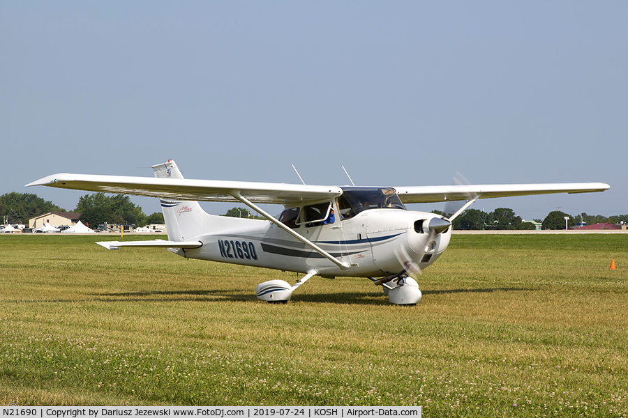 N21690, 1974 Cessna 172M C/N 17263987, Cessna 172M Skyhawk  C/N 17263987, N21690