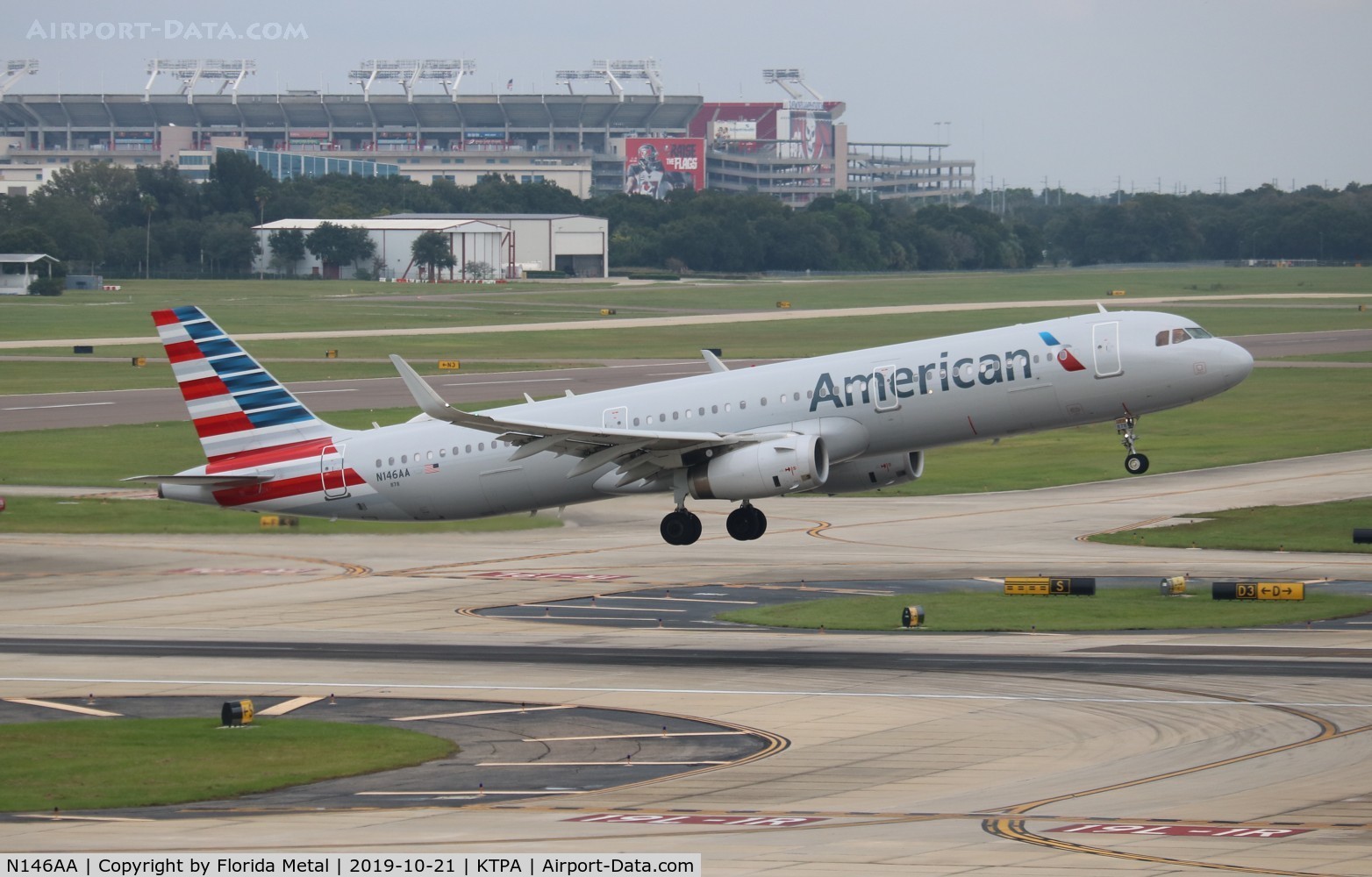 N146AA, 2015 Airbus A321-231 C/N 6761, American