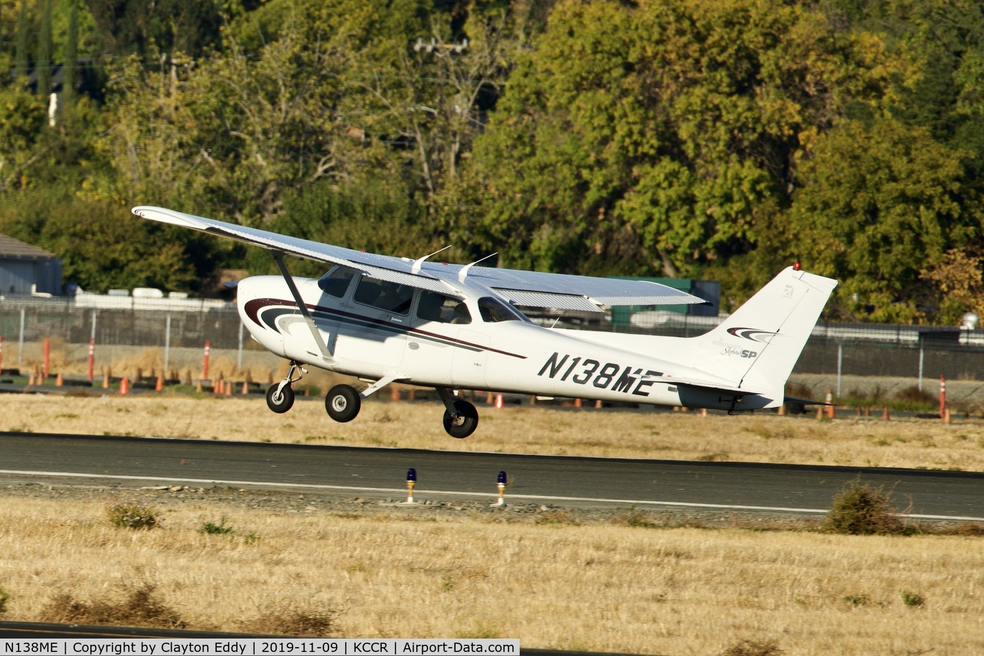 N138ME, 2000 Cessna 172S C/N 172S8422, Buchanan Field Concord Airport California 2019.