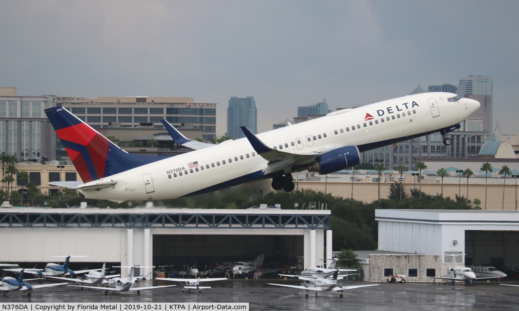 N376DA, 1999 Boeing 737-832 C/N 29624, Delta