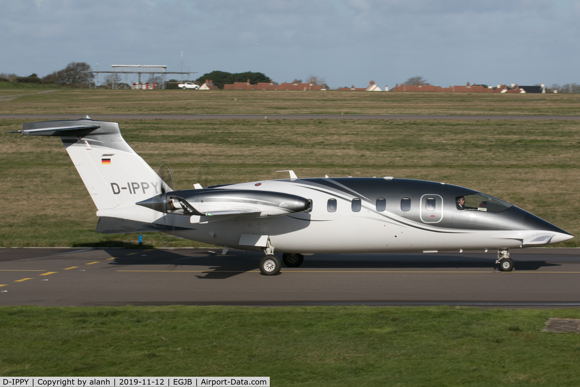 D-IPPY, 2018 Piaggio P-180 Avanti II EVO C/N 3010, Taxying after arrival at Guernsey