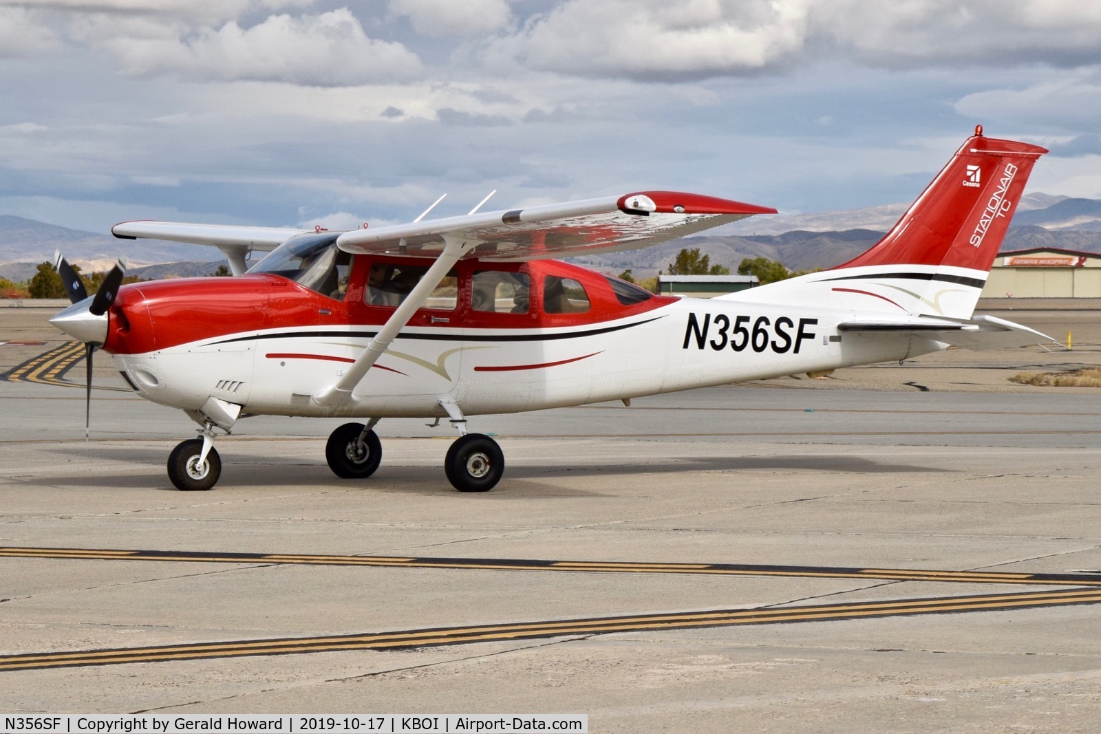 N356SF, 2004 Cessna T206H Turbo Stationair C/N T20608496, Taxiing to the south GA ramp.