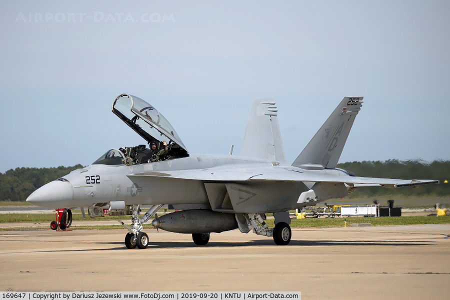169647, Boeing F/A-18F Super Hornet C/N F277, F/A-18F Super Hornet 169647 AD-252 from VFA-106 