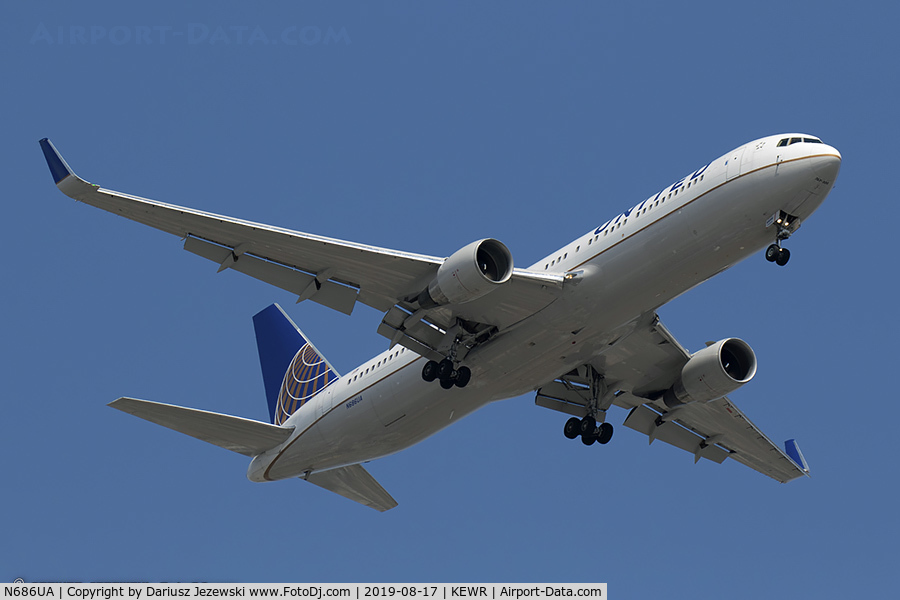 N686UA, 2002 Boeing 767-3CB C/N 33468, Boeing 767-3CB(ER)(WL) - United Airlines  C/N 33468, N686UA