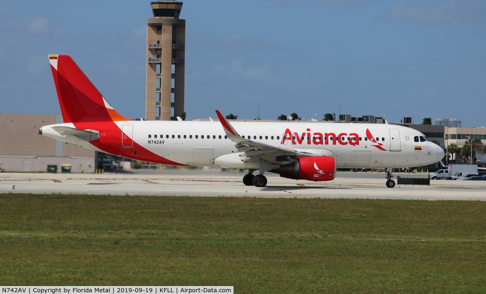 N742AV, 2015 Airbus A320-214 C/N 6692, Avianca