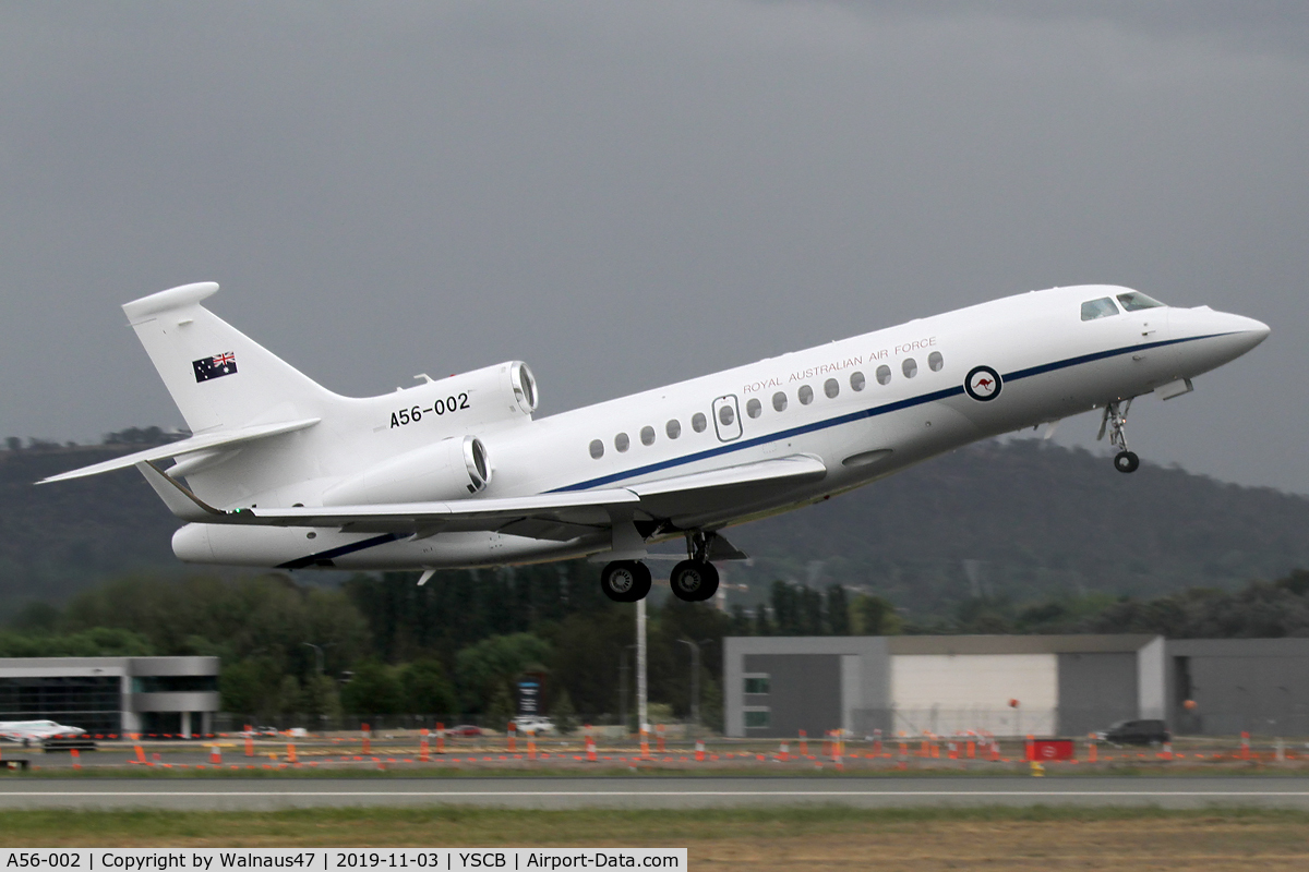 A56-002, 2018 Dassault Falcon 7X C/N 284, Stbd view of RAAF 34 Squadron Dassault Falcon 7X Serial A56-002 Cn 284, shown airborne off Rwy 35 at the Canberra International Airport (YSCB) on 03Nov2019. Three new Falcon 7X Bizjets have replaced the three Challenger 601s previously operated by 34Sqn.