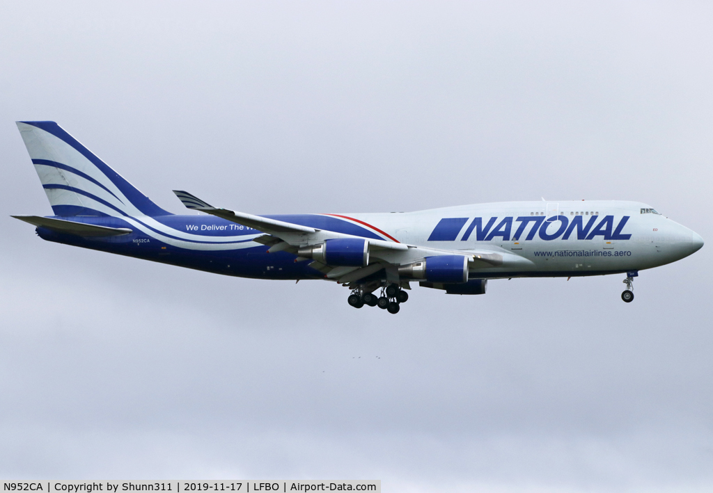 N952CA, 1991 Boeing 747-428M(BCF) C/N 25238, Landing rwy 32L