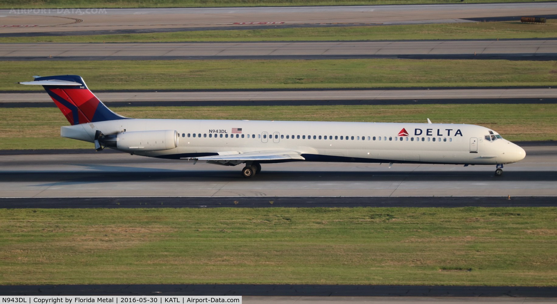 N943DL, 1989 McDonnell Douglas MD-88 C/N 49816, Delta