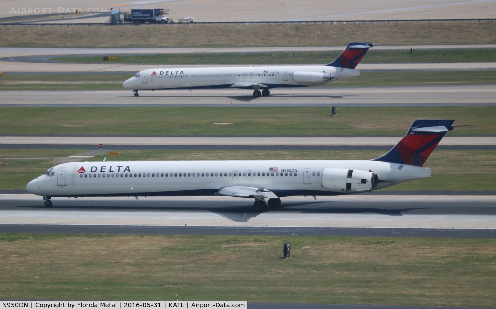 N950DN, 1997 McDonnell Douglas MD-90-30 C/N 53360, Delta