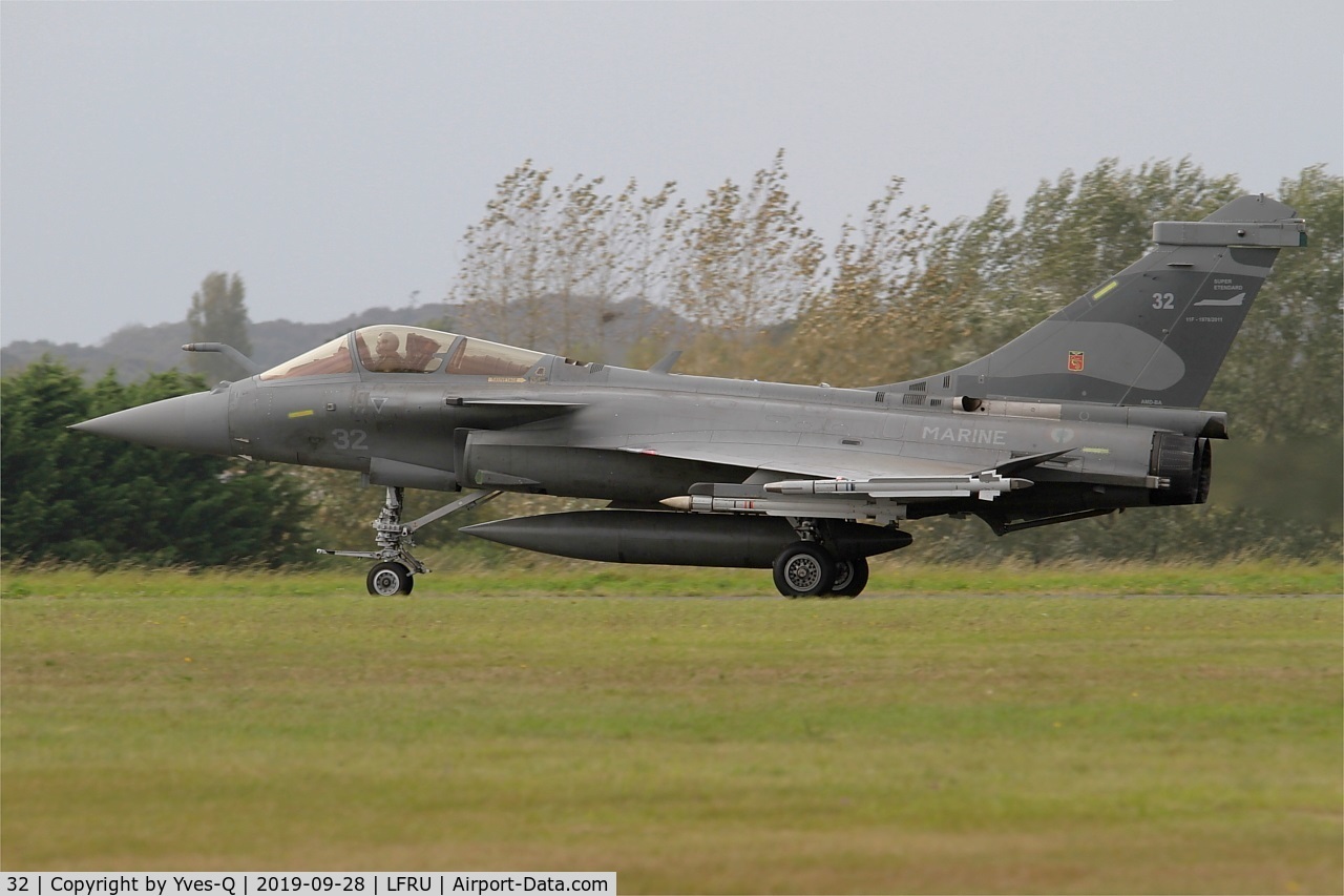 32, Dassault Rafale M C/N 32, Dassault Rafale M, Landing rwy 22, Morlaix-Ploujean airport (LFRU-MXN) Air show 2019