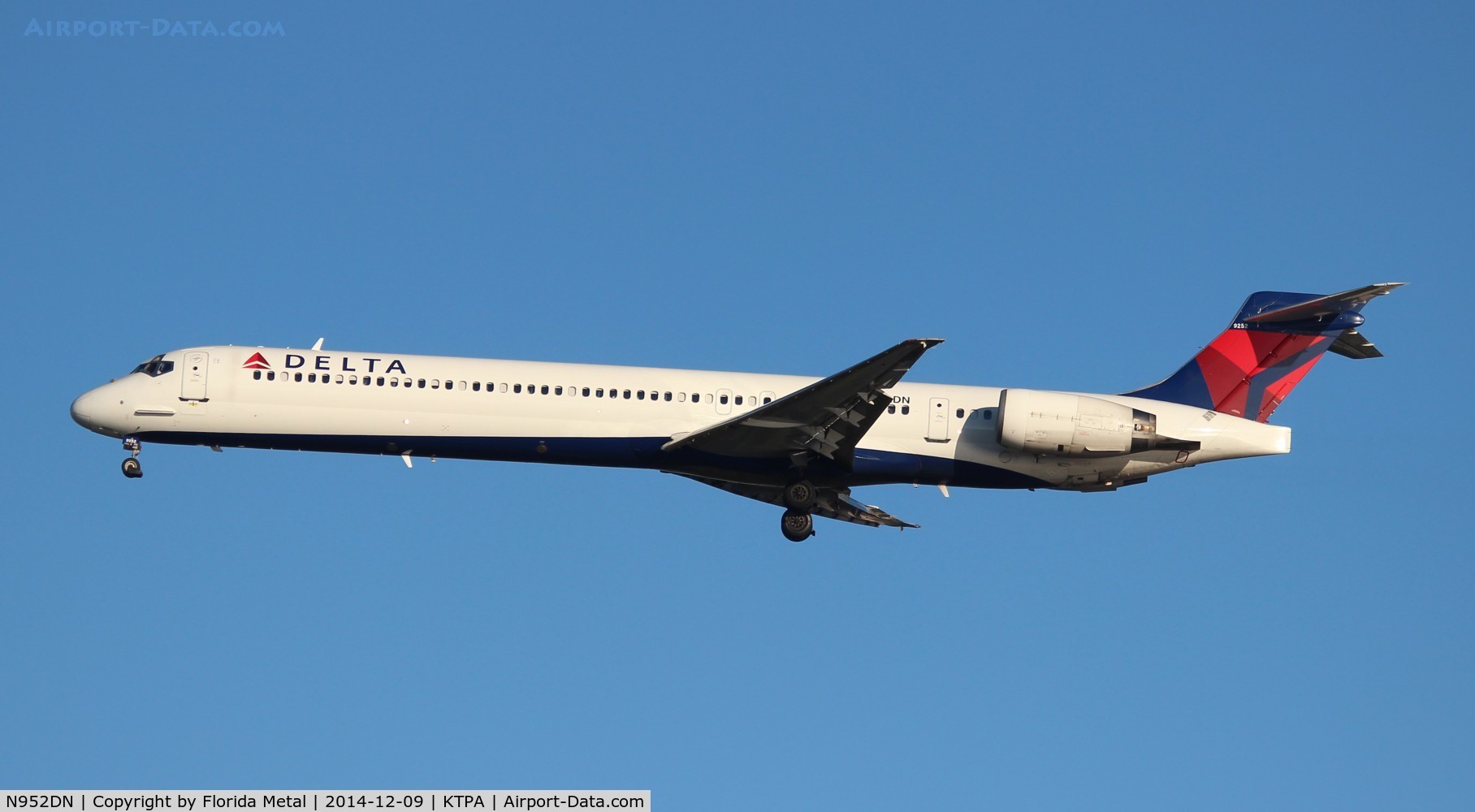 N952DN, 1998 McDonnell Douglas MD-90-30 C/N 53560, Delta