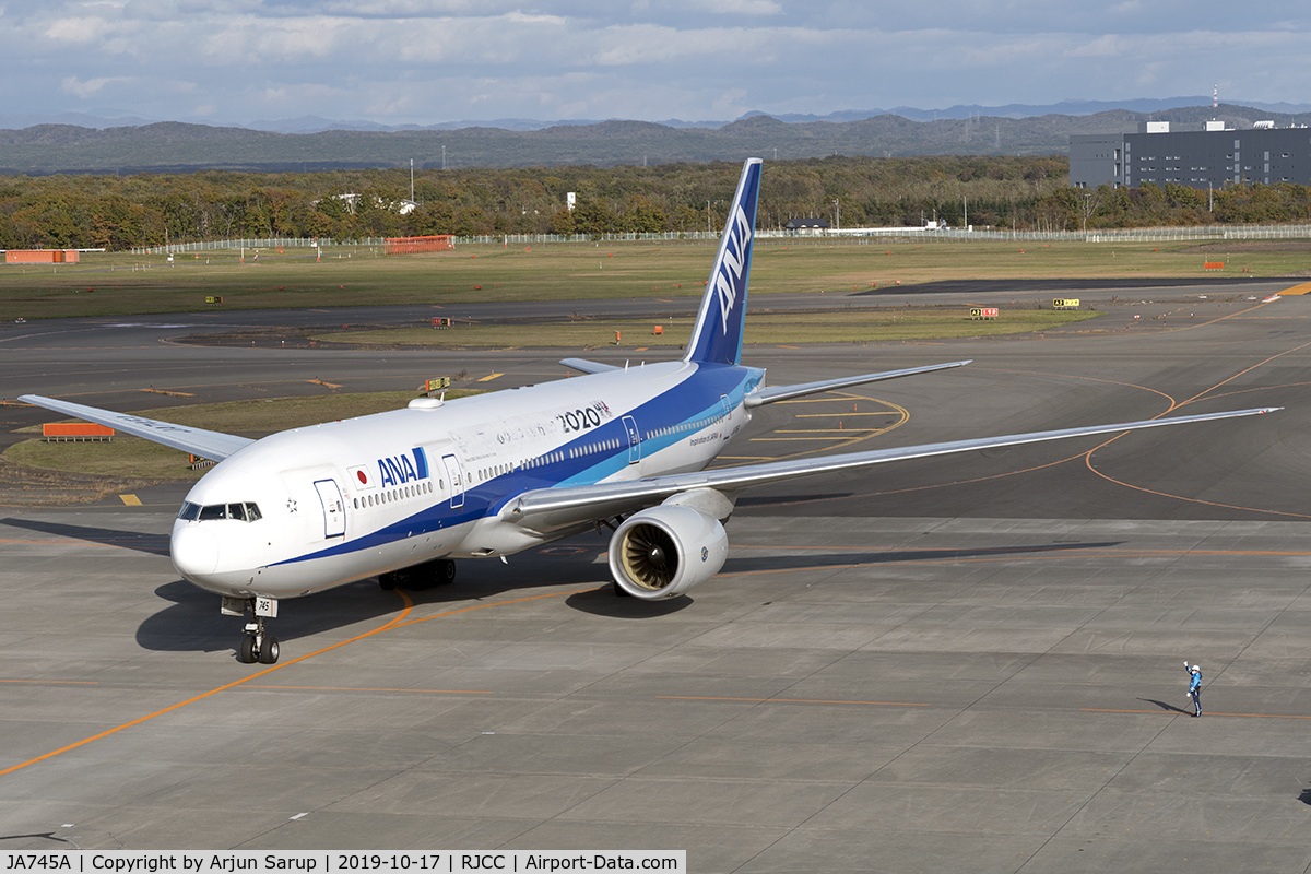 JA745A, 2013 Boeing 777-281/ER C/N 40904, Arriving from Haneda as NH65.