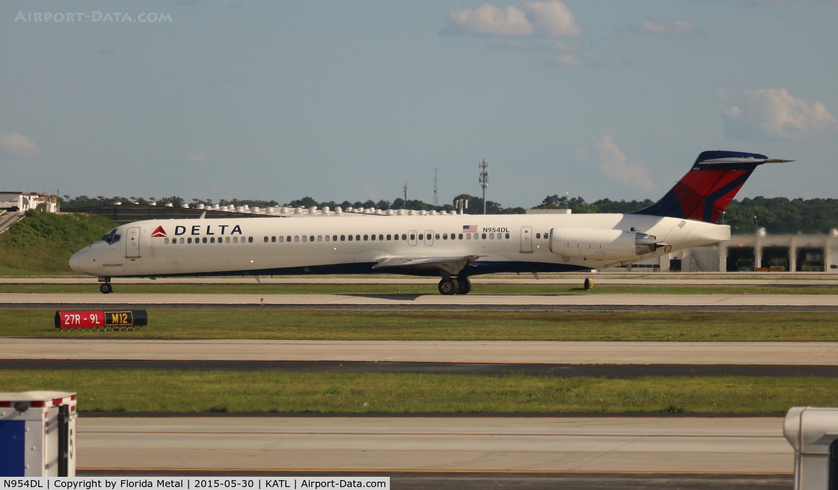 N954DL, 1990 McDonnell Douglas MD-88 C/N 49885, Delta